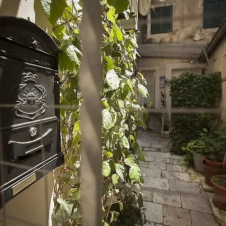 Dioklecian Wall Guest house
